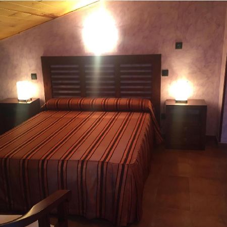 El Soportal De Uceda Hotel Exterior photo