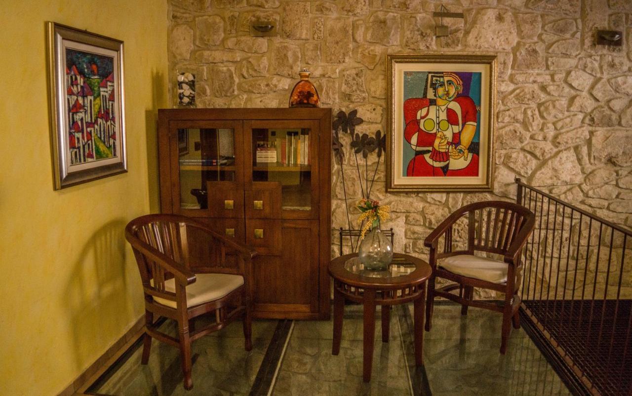 El Soportal De Uceda Hotel Exterior photo